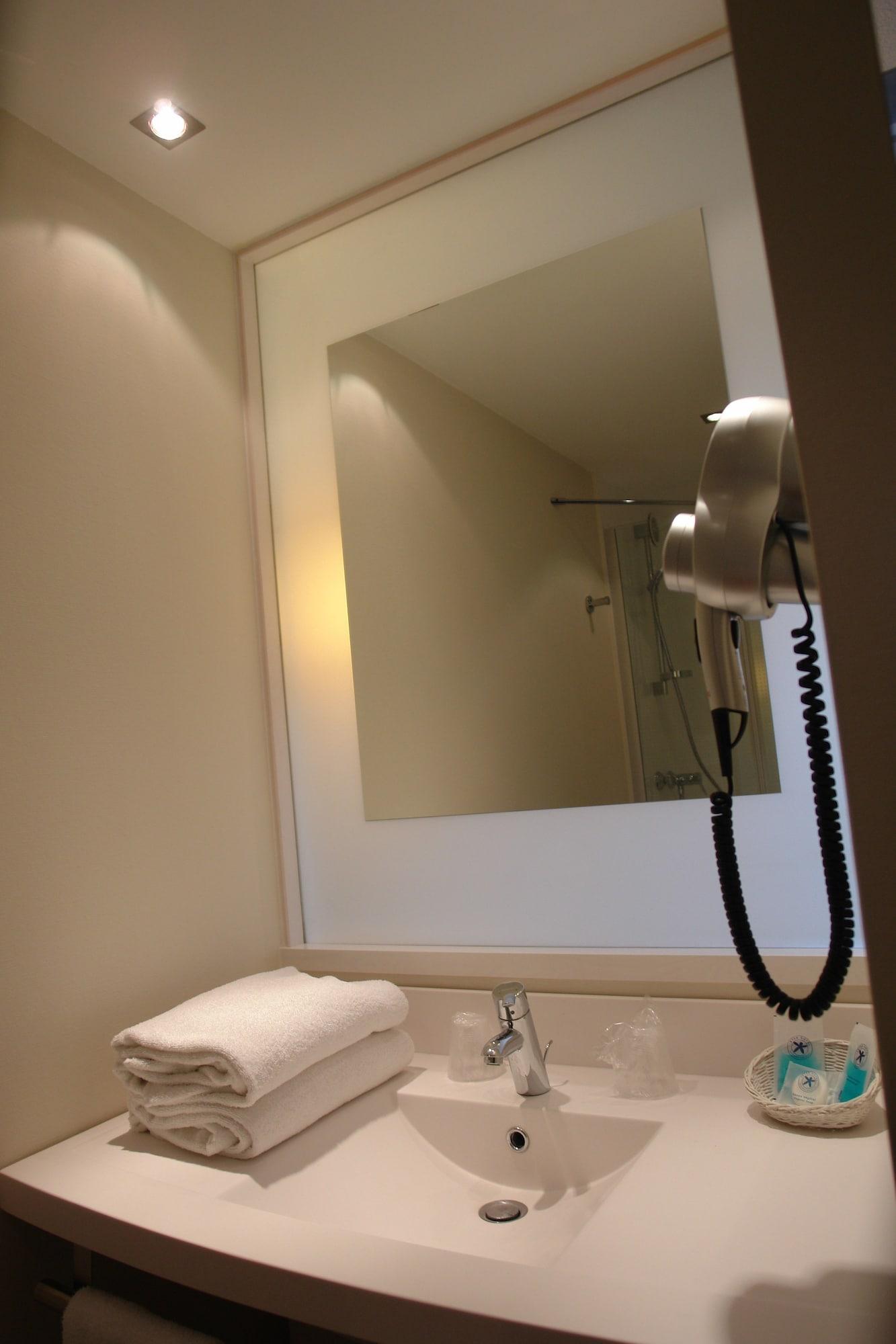 Hotel ibis Styles Chinon Exteriér fotografie