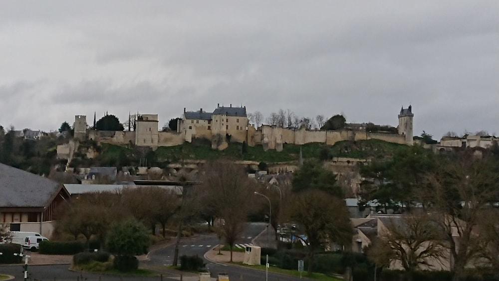 Hotel ibis Styles Chinon Exteriér fotografie